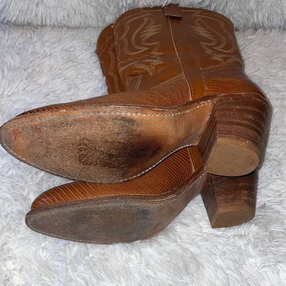 Capezio West Faux Leather Embroidered Heeled Western Cowboy Boots Size 9.5 - Picture 8 of 9